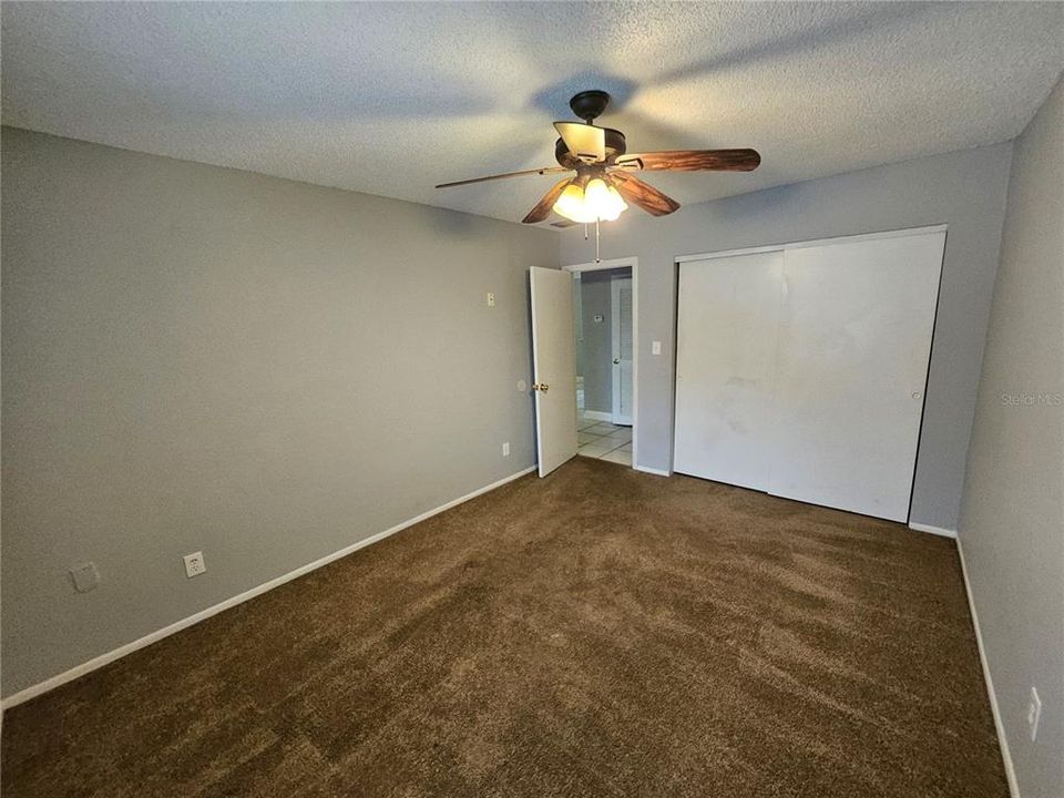 Active With Contract: $1,395 (2 beds, 1 baths, 1020 Square Feet)