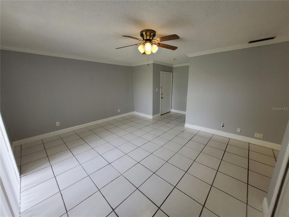 Active With Contract: $1,395 (2 beds, 1 baths, 1020 Square Feet)