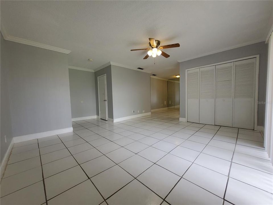 Active With Contract: $1,395 (2 beds, 1 baths, 1020 Square Feet)