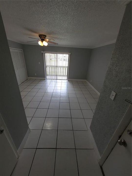 Active With Contract: $1,395 (2 beds, 1 baths, 1020 Square Feet)