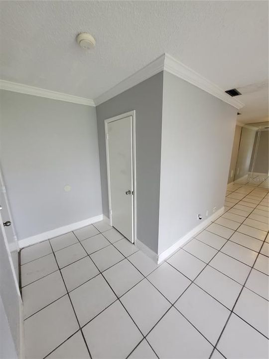 Active With Contract: $1,395 (2 beds, 1 baths, 1020 Square Feet)