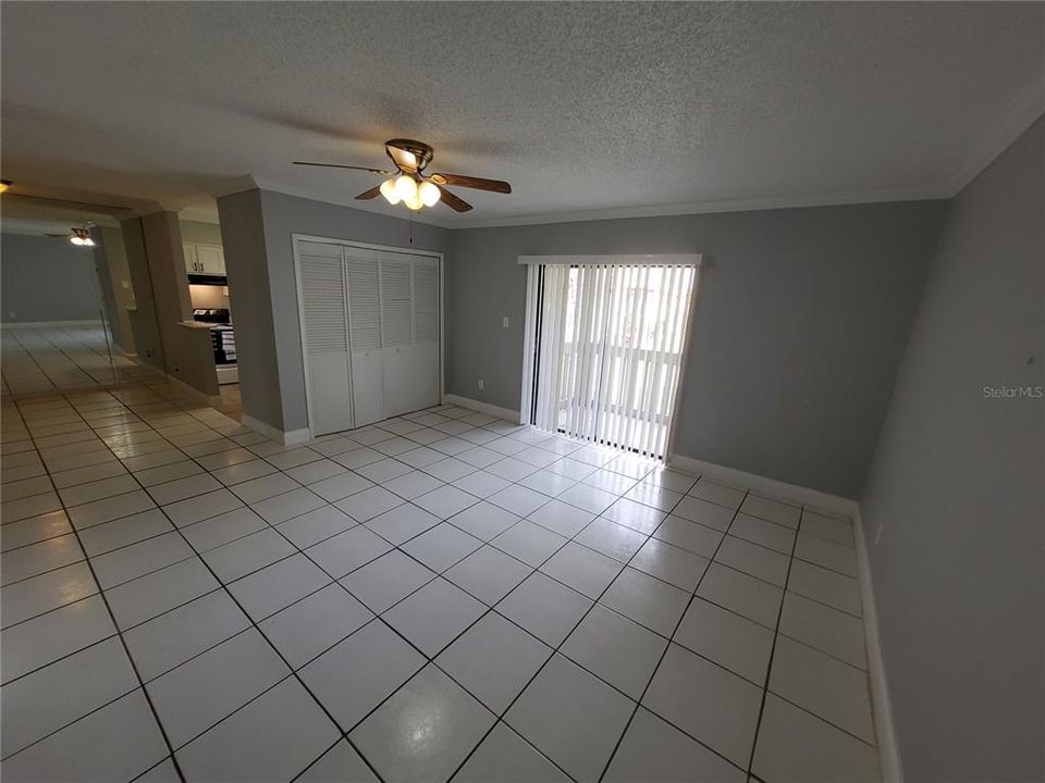 Active With Contract: $1,395 (2 beds, 1 baths, 1020 Square Feet)