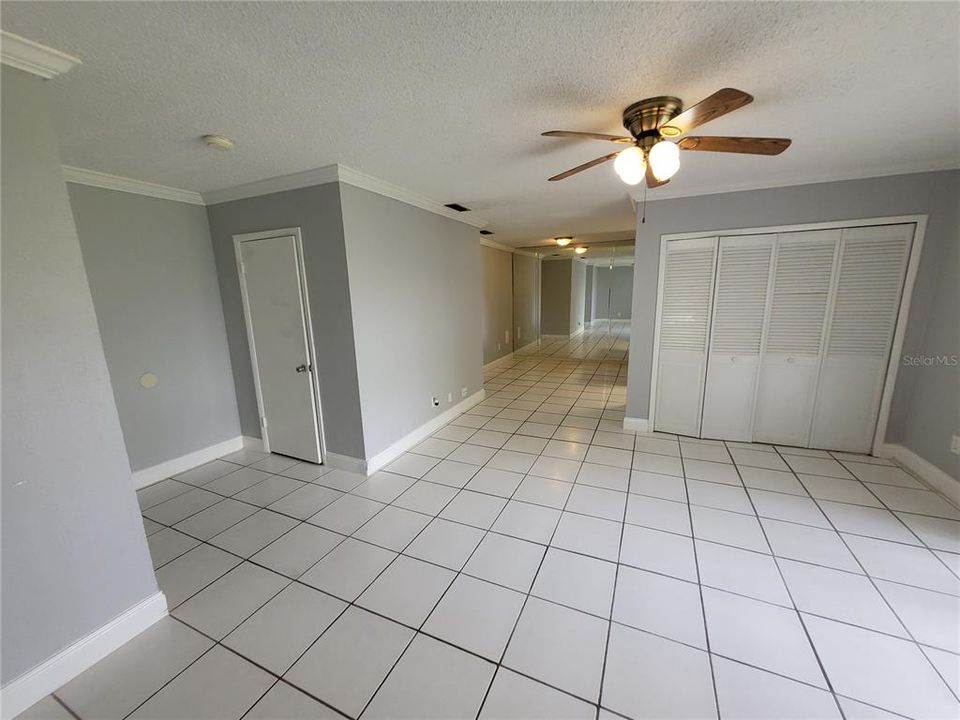 Active With Contract: $1,395 (2 beds, 1 baths, 1020 Square Feet)