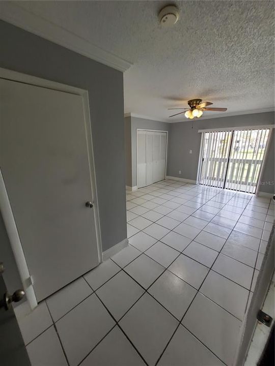 Active With Contract: $1,395 (2 beds, 1 baths, 1020 Square Feet)