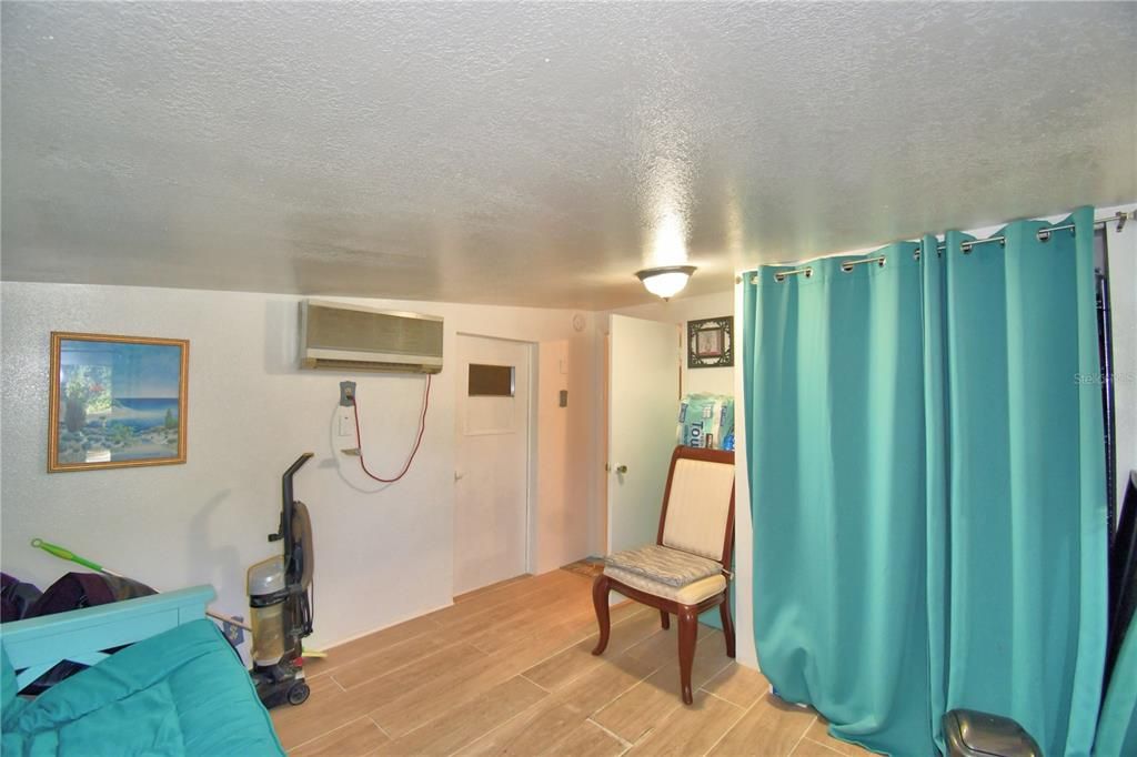 For Sale: $299,900 (3 beds, 2 baths, 1632 Square Feet)