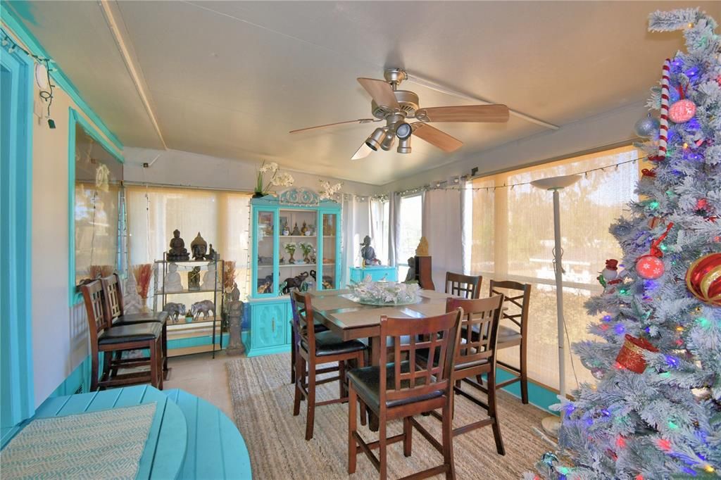 For Sale: $299,900 (3 beds, 2 baths, 1632 Square Feet)