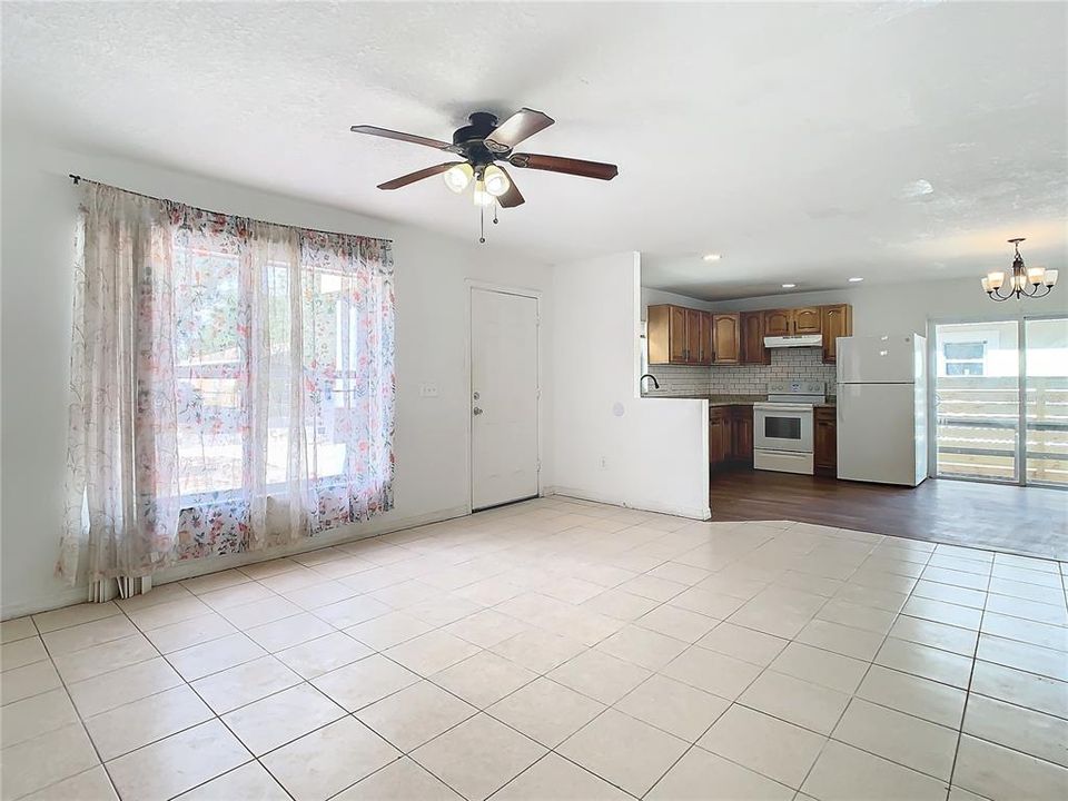 For Sale: $309,900 (3 beds, 2 baths, 1200 Square Feet)