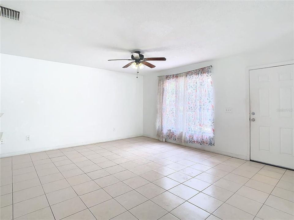 For Sale: $309,900 (3 beds, 2 baths, 1200 Square Feet)