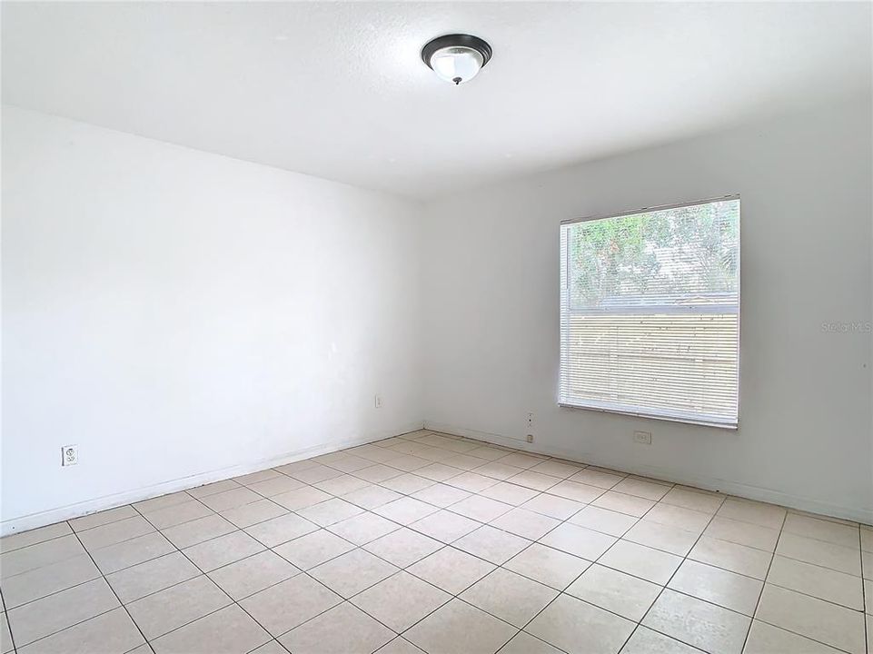 For Sale: $309,900 (3 beds, 2 baths, 1200 Square Feet)