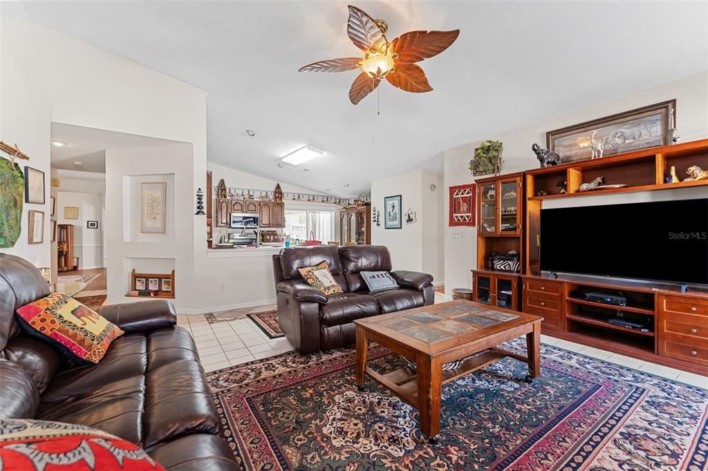 For Sale: $475,000 (4 beds, 2 baths, 2385 Square Feet)