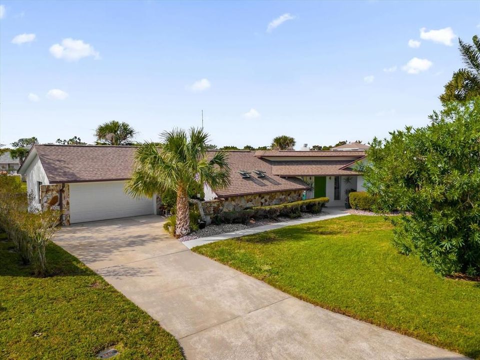 For Sale: $949,900 (3 beds, 2 baths, 2226 Square Feet)