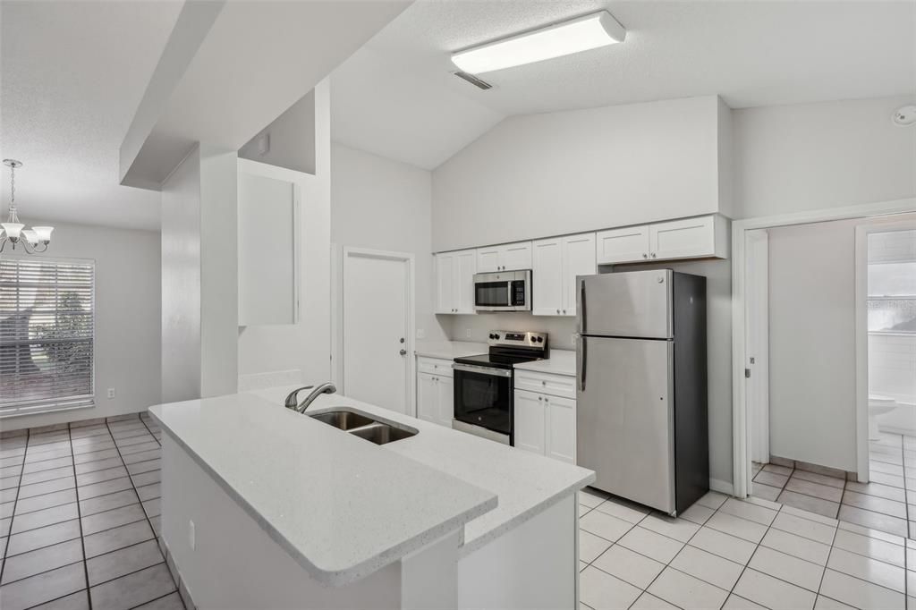 For Sale: $385,000 (3 beds, 2 baths, 1607 Square Feet)