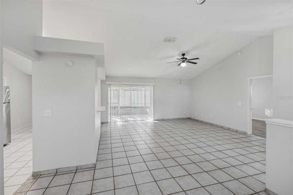 For Sale: $385,000 (3 beds, 2 baths, 1607 Square Feet)