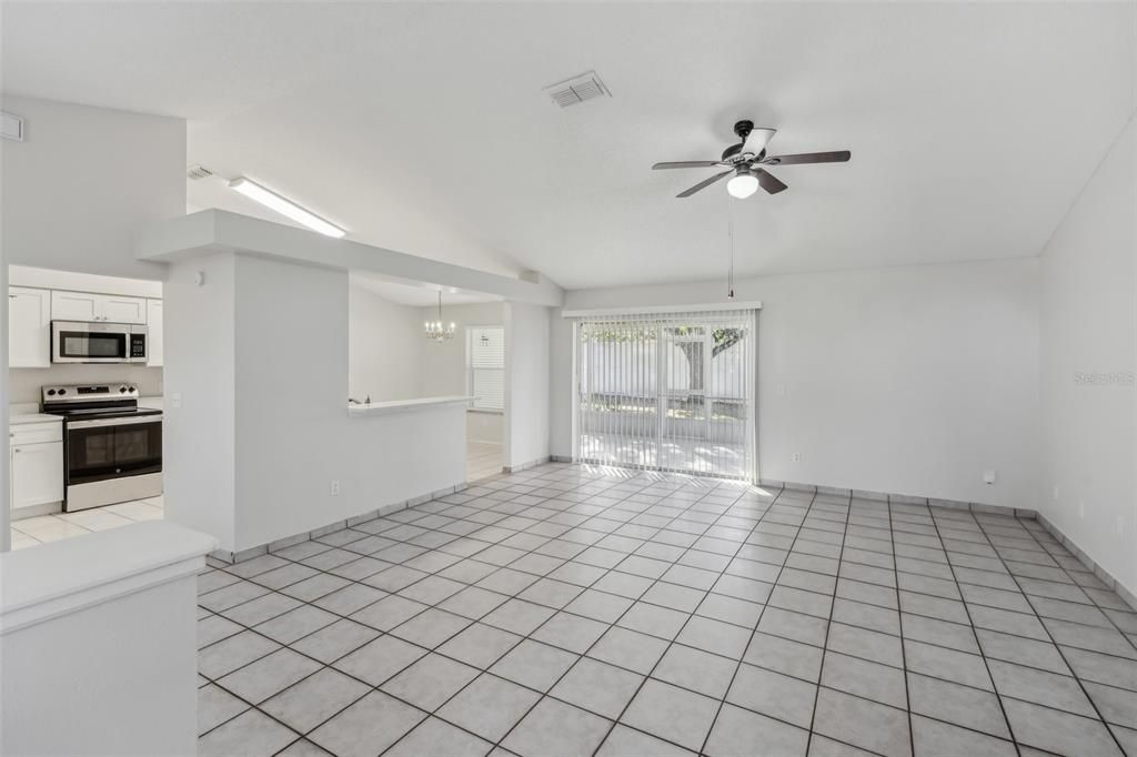 For Sale: $385,000 (3 beds, 2 baths, 1607 Square Feet)