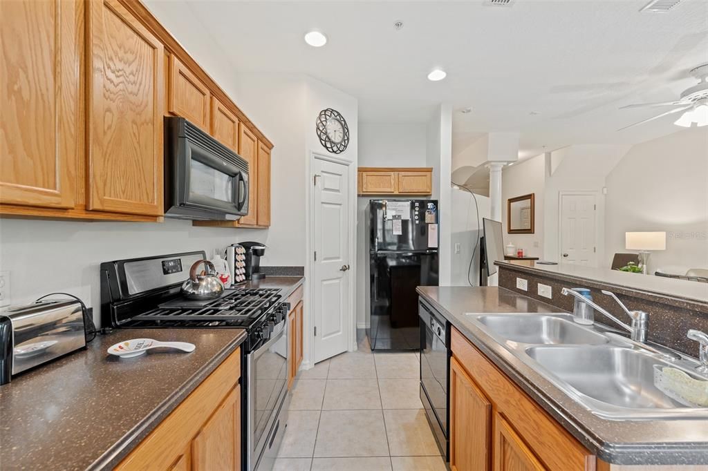 For Sale: $339,900 (3 beds, 2 baths, 1686 Square Feet)