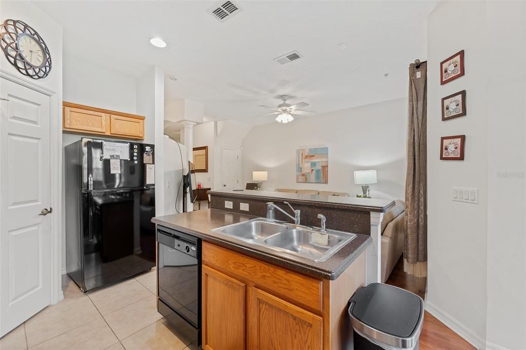 For Sale: $339,900 (3 beds, 2 baths, 1686 Square Feet)