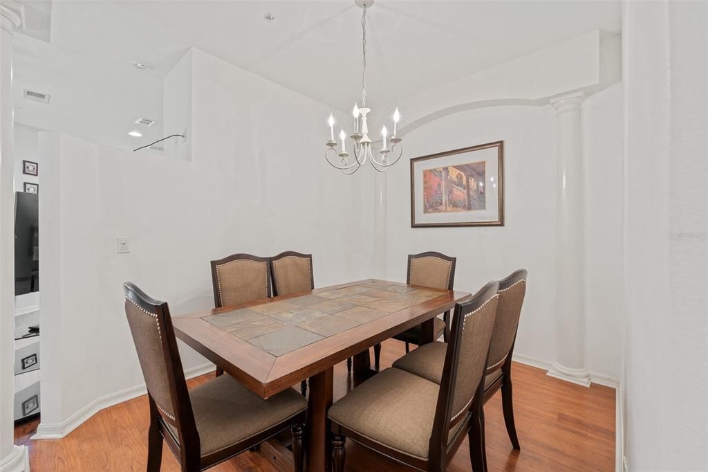 For Sale: $339,900 (3 beds, 2 baths, 1686 Square Feet)