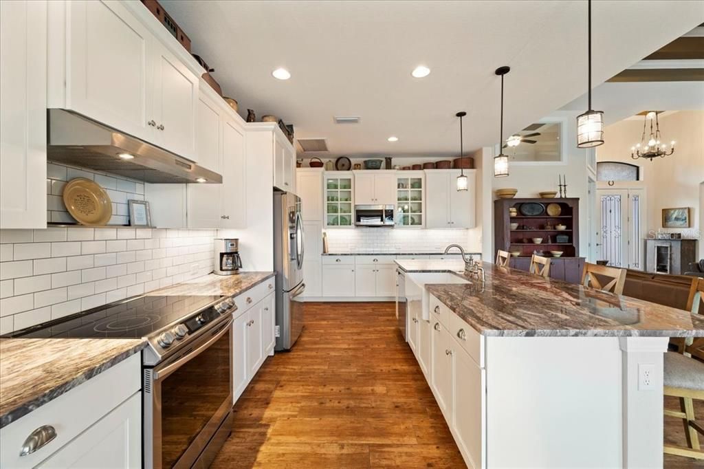 Kitchen with Farmhouse sink