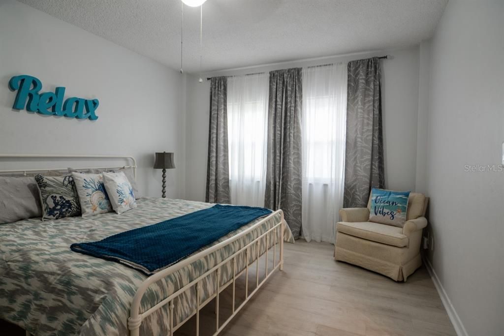 En Venta: $440,000 (3 camas, 3 baños, 1351 Pies cuadrados)