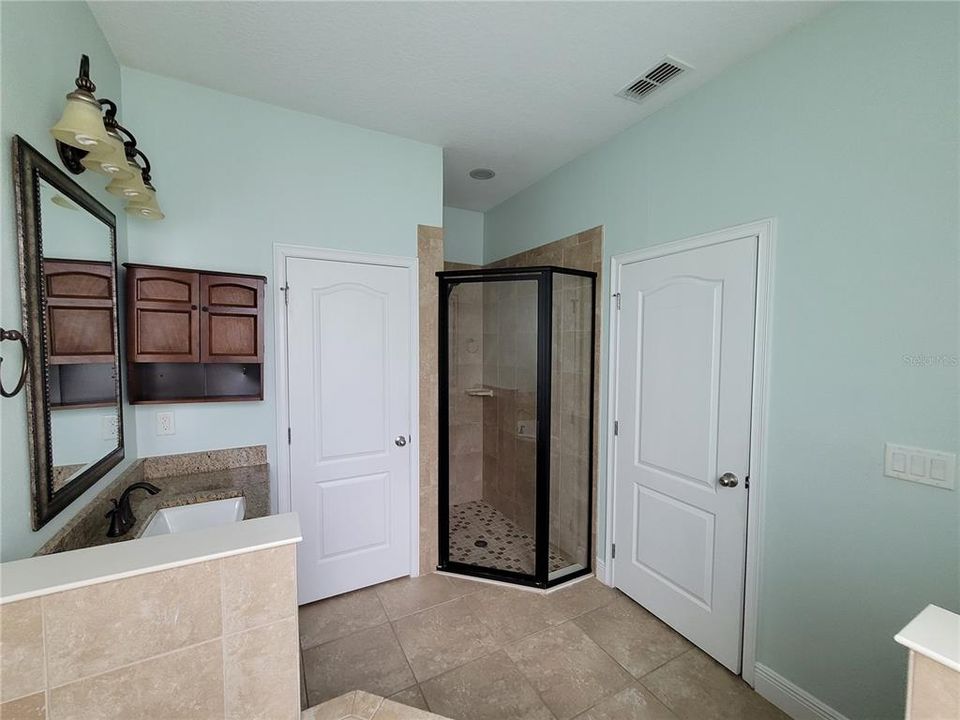 For Rent: $2,950 (4 beds, 2 baths, 2145 Square Feet)