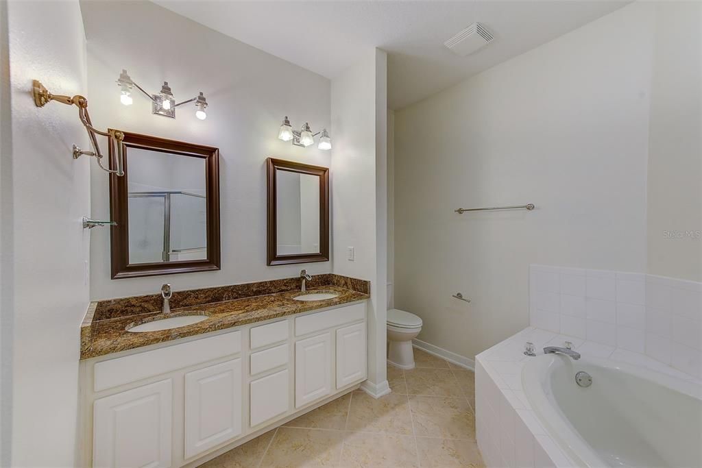 For Sale: $412,500 (2 beds, 2 baths, 1484 Square Feet)