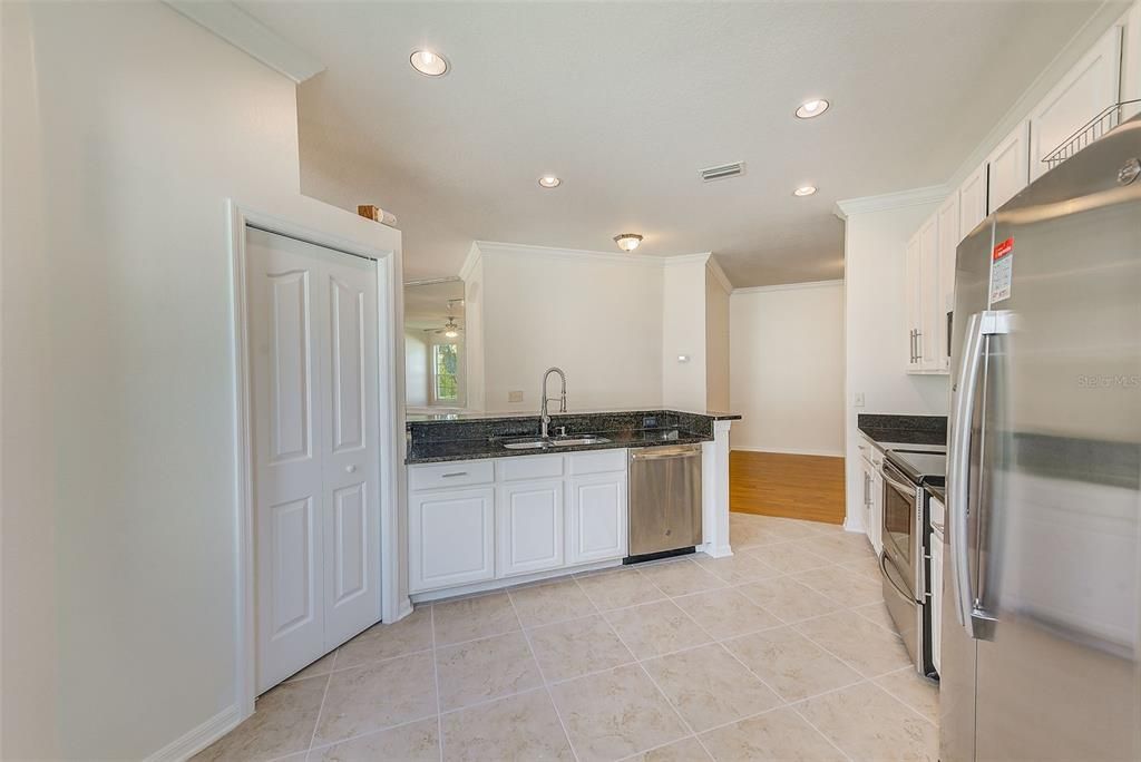 For Sale: $412,500 (2 beds, 2 baths, 1484 Square Feet)