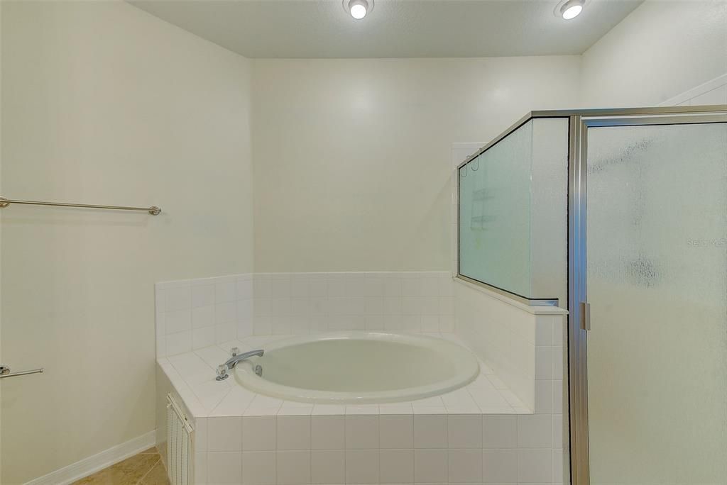 For Sale: $412,500 (2 beds, 2 baths, 1484 Square Feet)