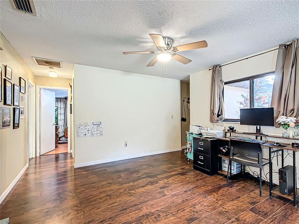 For Sale: $289,000 (2 beds, 2 baths, 1430 Square Feet)