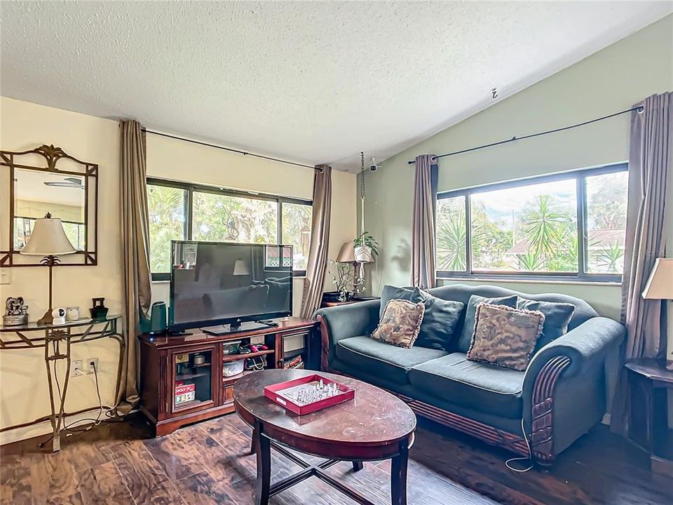 For Sale: $289,000 (2 beds, 2 baths, 1430 Square Feet)