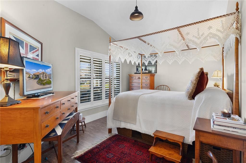 3RD BEDROOM WITH VAULTED CEILINGS. THIS BEDROOM ALSO OFFERS A BUILT-IN CLOSET.