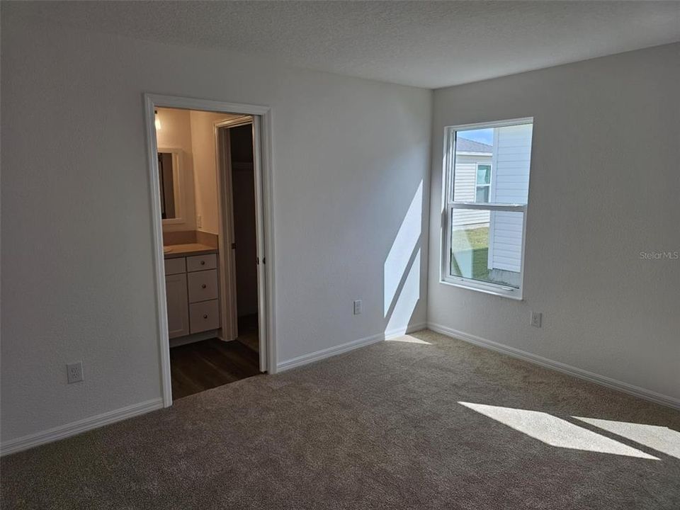 For Rent: $2,100 (2 beds, 2 baths, 963 Square Feet)