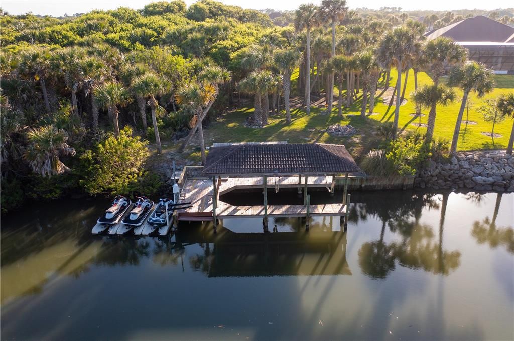 Boat house & 3 jet skit floating dock. The Intracoastal Waterway minutes away