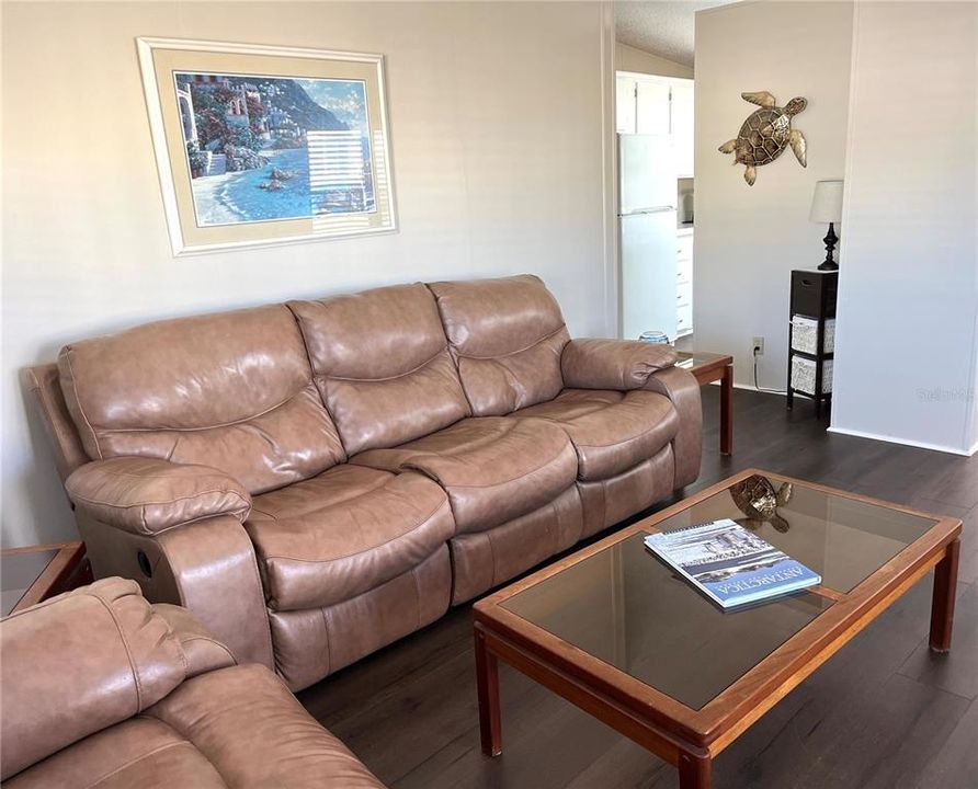 For Sale: $239,000 (2 beds, 2 baths, 962 Square Feet)