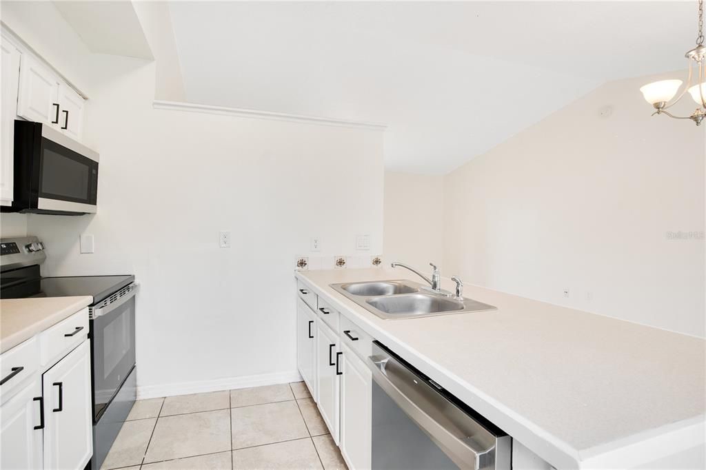 For Rent: $1,795 (3 beds, 2 baths, 1008 Square Feet)