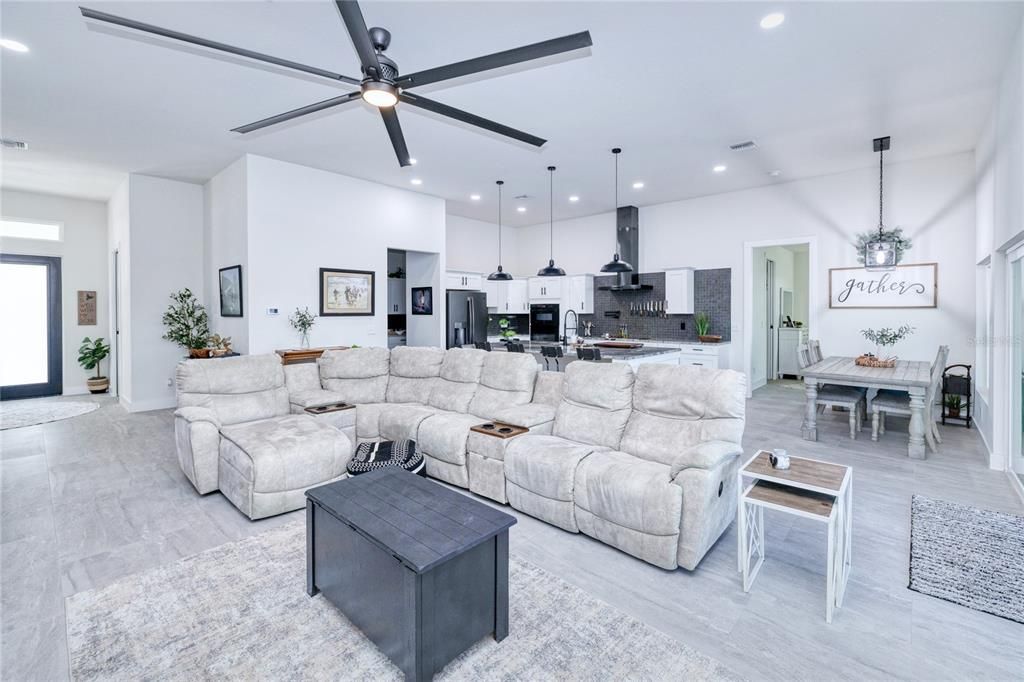 For Sale: $1,400,000 (5 beds, 2 baths, 2612 Square Feet)