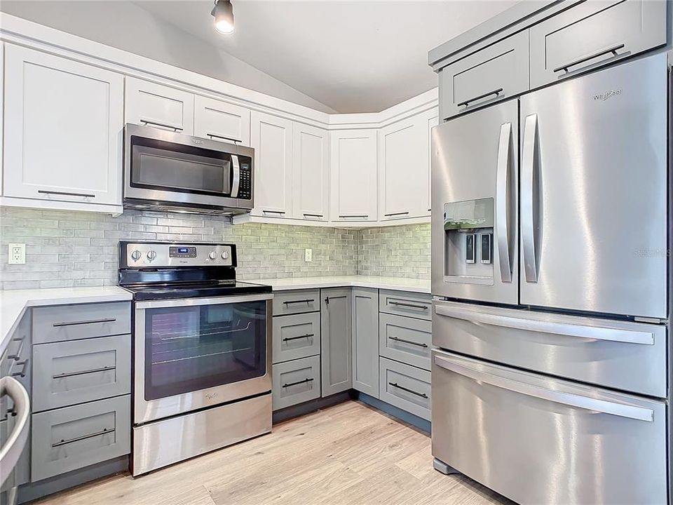 For Sale: $289,000 (2 beds, 2 baths, 1358 Square Feet)