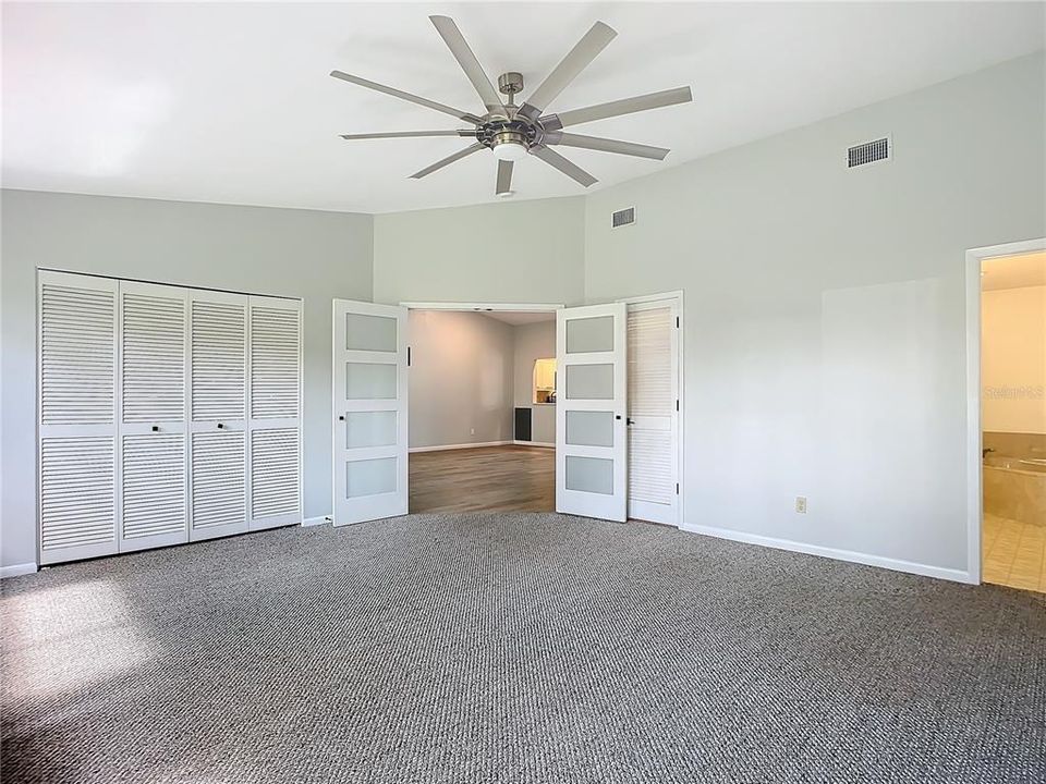 For Sale: $289,000 (2 beds, 2 baths, 1358 Square Feet)