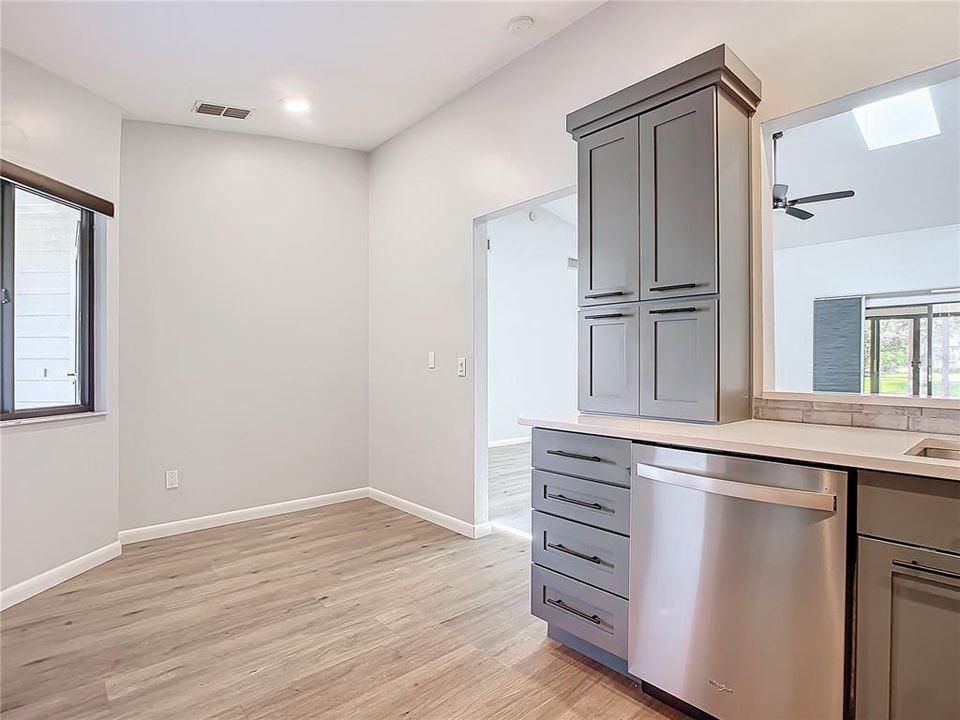 For Sale: $289,000 (2 beds, 2 baths, 1358 Square Feet)