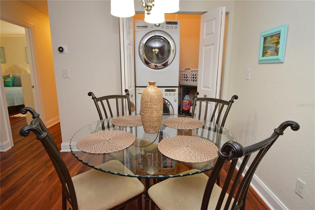 Active With Contract: $2,000 (1 beds, 1 baths, 742 Square Feet)