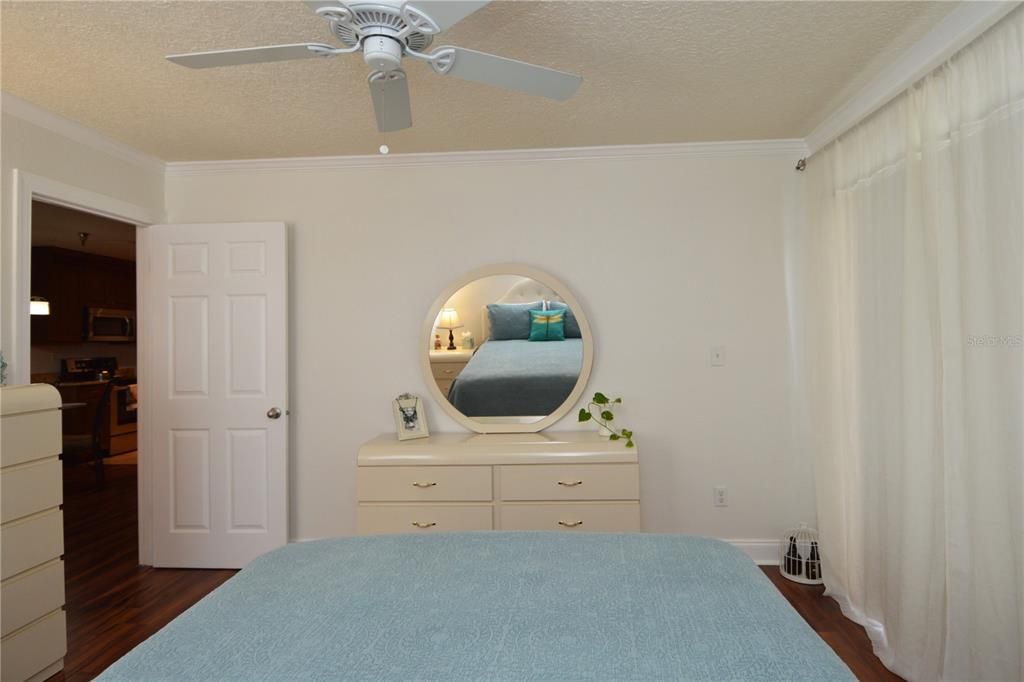 Active With Contract: $2,000 (1 beds, 1 baths, 742 Square Feet)