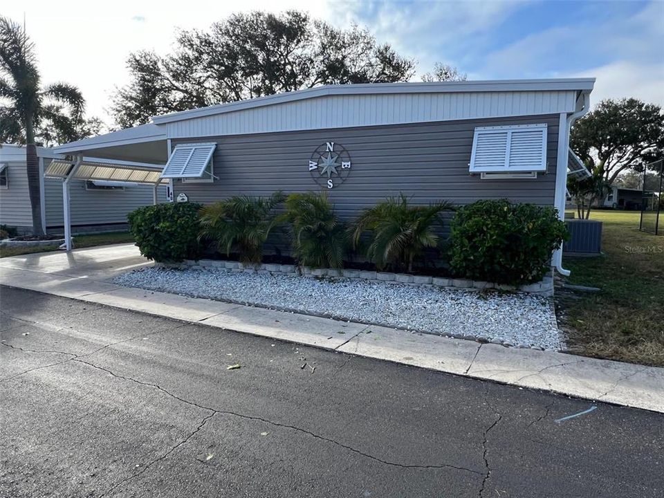 Active With Contract: $179,900 (2 beds, 2 baths, 1008 Square Feet)