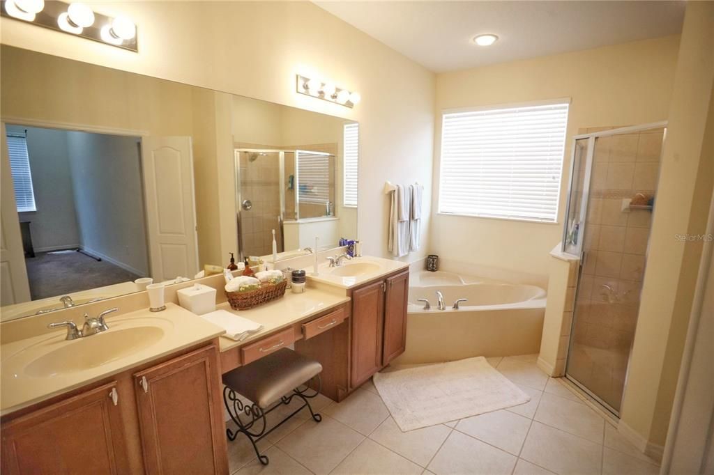 Ensuite Bath with Dual Vanities