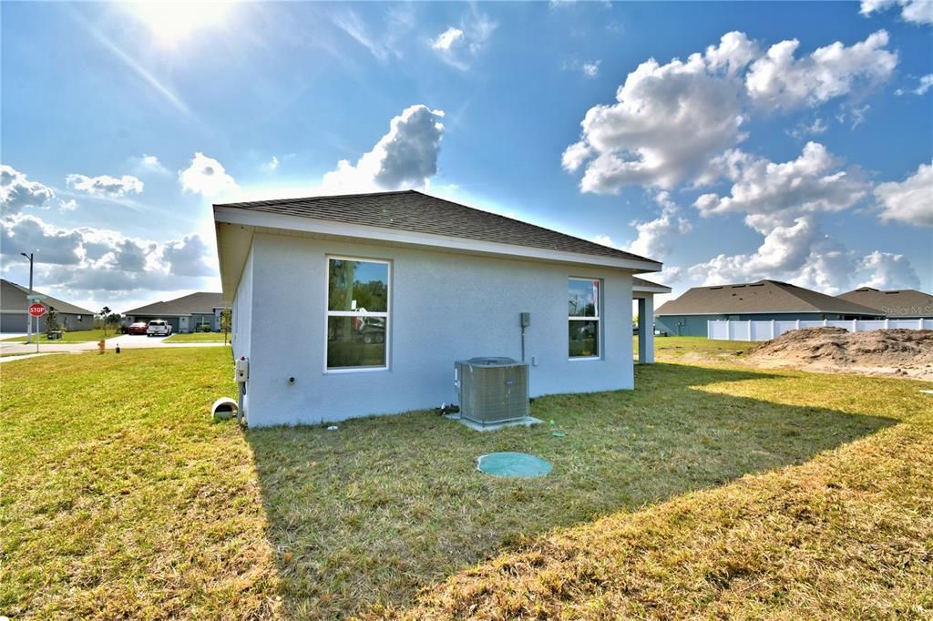 Active With Contract: $335,455 (3 beds, 2 baths, 1970 Square Feet)