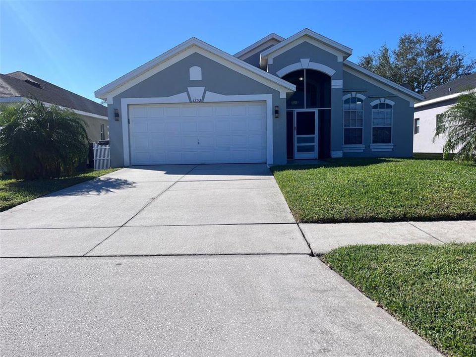 For Sale: $430,000 (3 beds, 2 baths, 1579 Square Feet)