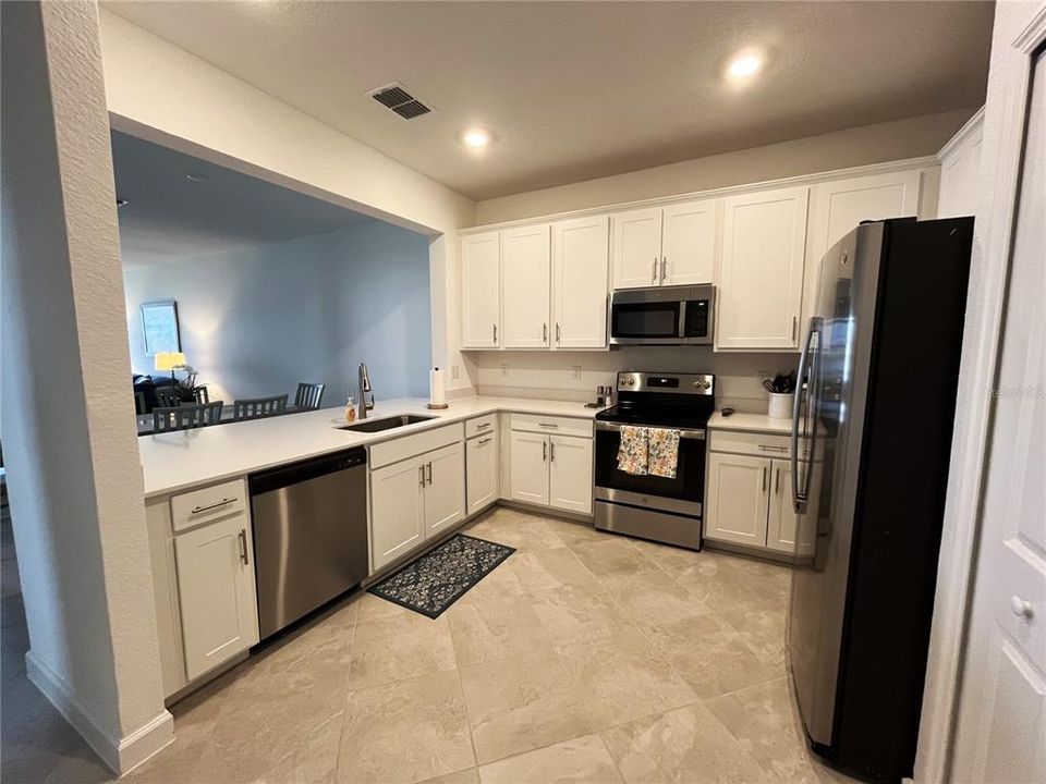 For Rent: $3,875 (3 beds, 2 baths, 1417 Square Feet)