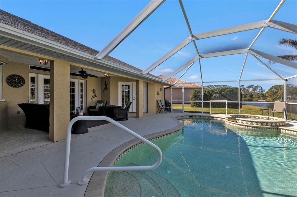 Pool/Spa and lanai area.