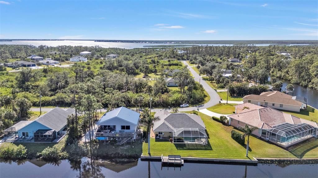 For Sale: $599,900 (3 beds, 2 baths, 1968 Square Feet)