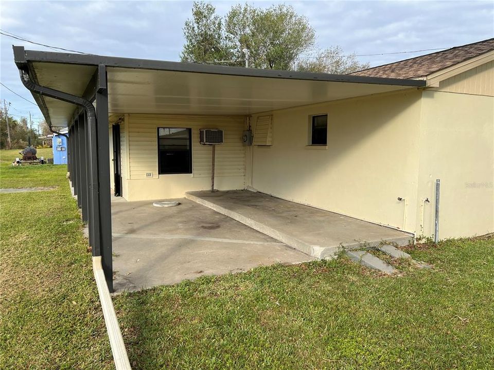 Active With Contract: $95,000 (3 beds, 1 baths, 1082 Square Feet)