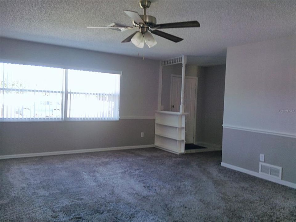 For Rent: $1,950 (2 beds, 2 baths, 1101 Square Feet)