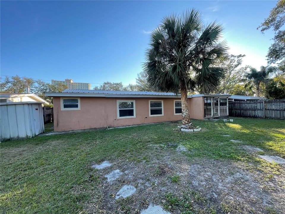 For Sale: $299,000 (4 beds, 2 baths, 1638 Square Feet)